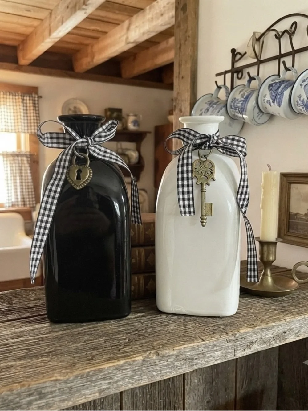 Elegant Black and White Vase Set with Ribbon Accents